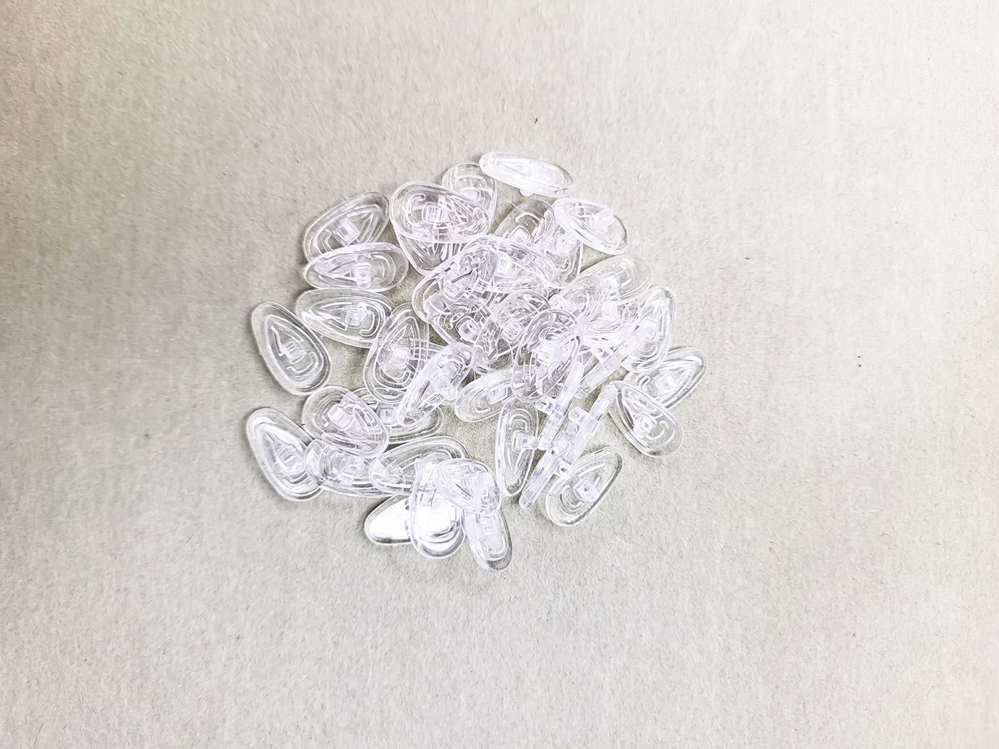 Plaquettes de pose nez